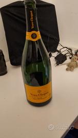 bottiglia magnum Veuvet clicloquet vuota