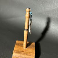 Penna artigianale in legno lavorata al tornio