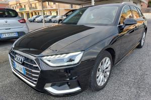 AUDI A4 Avant 30 hybrid TDI/136 CV S tronic Bus.