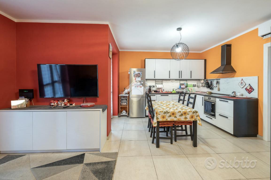 4 LOCALI A RIVA PRESSO CHIERI - Vista 4