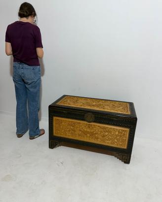 Cassapanca orientale legno di sandalo intagliato