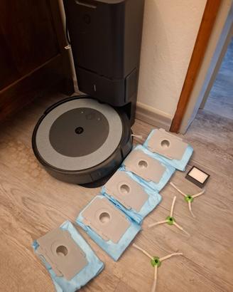 Roomba i3 + Clean Base + consumabili