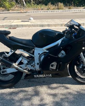 YAMAHA YZF R6 “00
