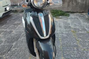Piaggio Carnaby 300 Cruiser 