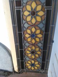 Vecchio vetro colorato a piombo