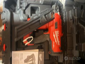 Milwaukee Chiodatrice M18 FFN-0C