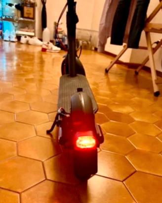 Xiaomi Mi Electric Scooter Pro 2 - Pari al nuovo