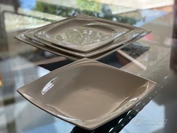 Stock piatti Romeo Gigli