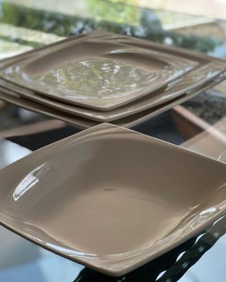 Stock piatti Romeo Gigli