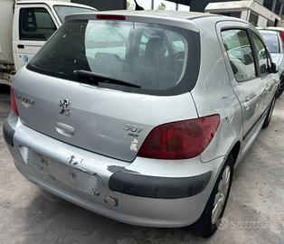 PEUGEOT 307 per ricambi usati