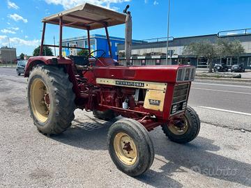 international 644 con tettuccio di protezione
