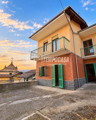 SOLUZIONE INDIPENDENTE CON CORTILE PRIVATO E TETTO