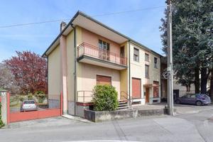 Casa indipendente di 585 m² con più di 5 locali e 