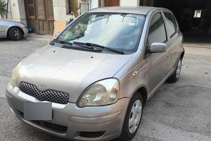 Yaris 2005