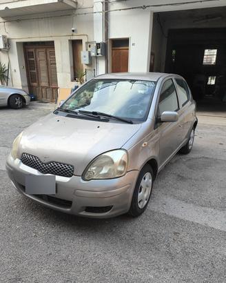 Yaris 2005