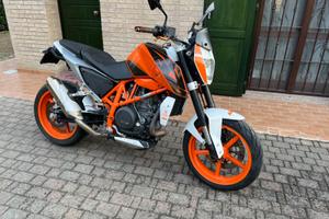 KTM 690 Duke