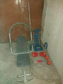 Varia attrezzatura per palestra