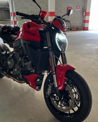 Ducati Monster V2 Plus 2026 rosso