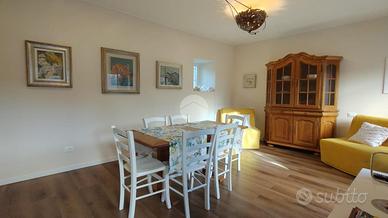 2 LOCALI A MONTE ISOLA