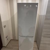 Frigorifero Indesit con congelatore