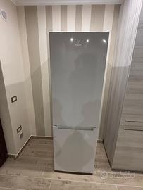 Frigorifero Indesit con congelatore