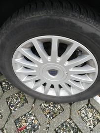 Cerchi in lega Lancia Musa con pneumatici