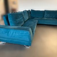 Divano con schienale traslante