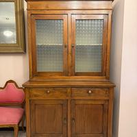 Credenza antica ‘800 in legno con vetri decorati