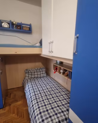 Camera da letto doppia con letto a castello