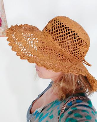 Cappello prendisole in paglia