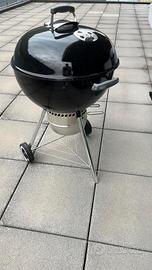 barbecue a Carbonella Weber master touch