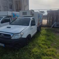 Toyota hilux con cella surgelati