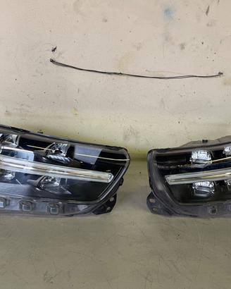 COPPIA DI FARI ANTERIORI VOLVO XC40 2021 31446784