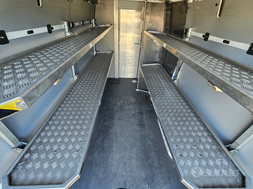 Allestimento vano carico furgone Mercedes Sprinter