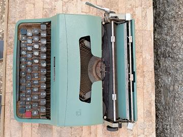 macchina da scrivere Olivetti lettera 32