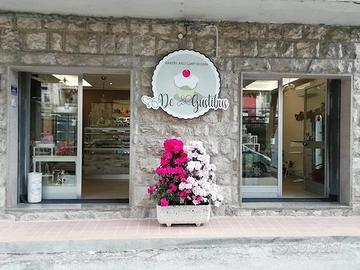 Pasticceria con bar e laboratorio