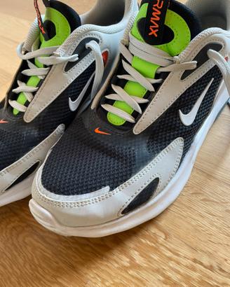 Scarpe Nike AirMax Bolt Uomo Eur 42 Verde grigio