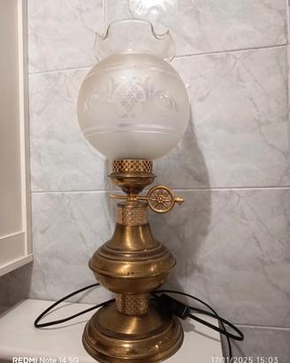 lume vintage in ottone 