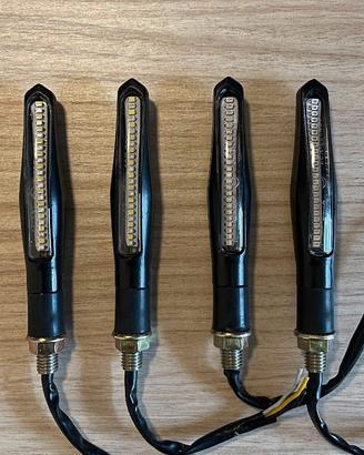 Indicatori di direzione scorrevoli