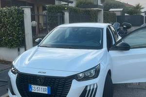 Peugeot 208 puretech 75