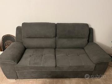 Divano 3 posti grigio scuro modello Loto