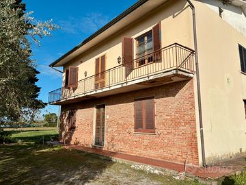 Fabbricato bifamiliare 400mq - con terreno