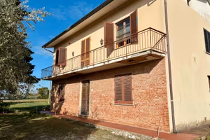 Fabbricato bifamiliare 400mq - con terreno