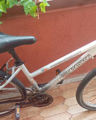 bicicletta Mountain bike Decathlon 