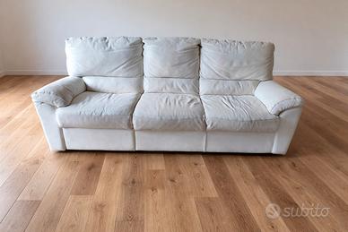Divano in pelle bianca