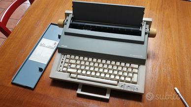 Macchina da scrivere portatile Olivetti