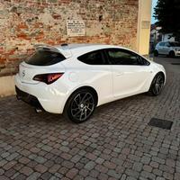 Opel astra J GTC
