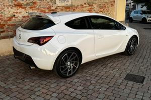 Opel astra J GTC