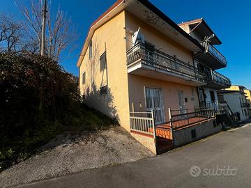 Semindipendente su più livelli