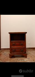 Comodino classico in legno massello noce